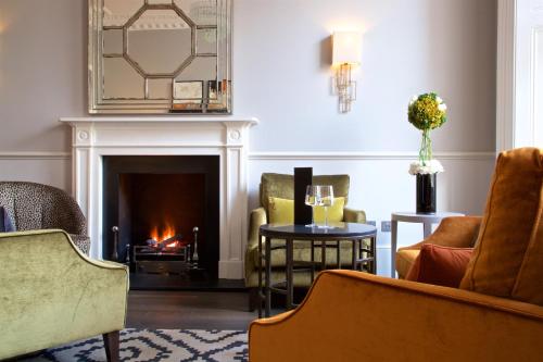 54 Queen's Gate Hotel