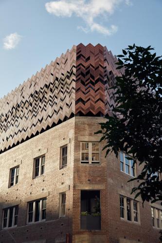 Paramount House Hotel