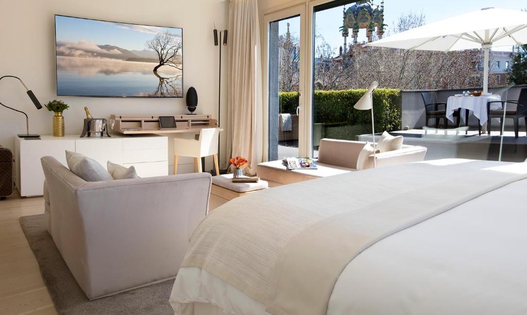 ABaC H&R Barcelona Monument