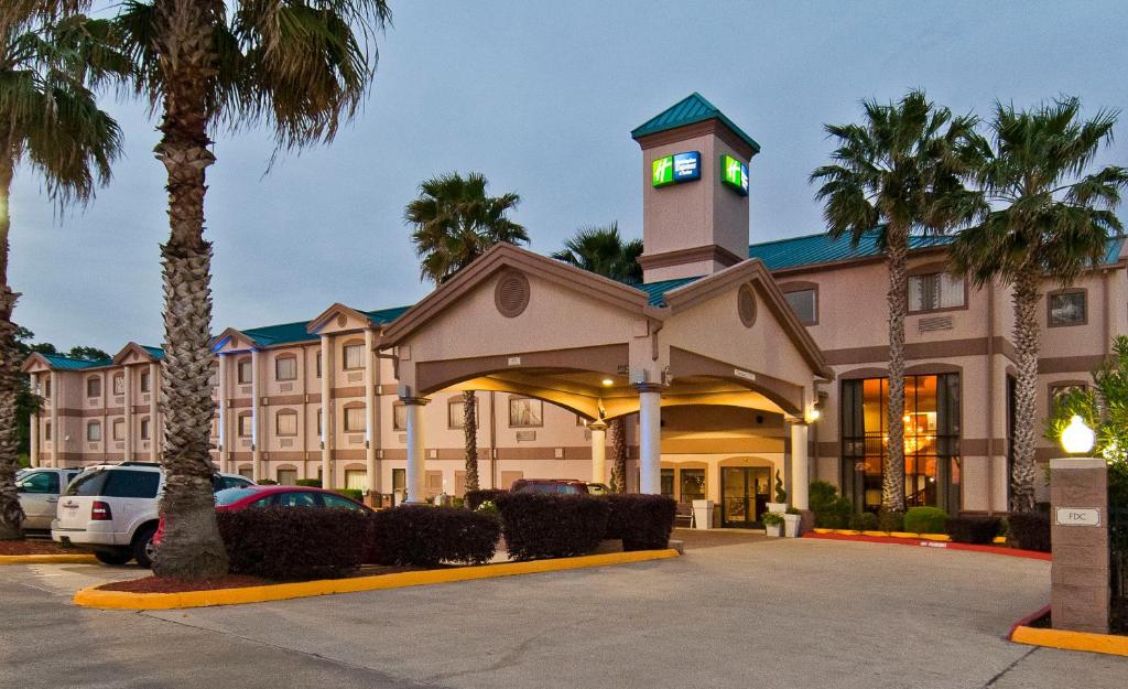 Holiday Inn Express Hotel and Suites Lake Charles by IHG