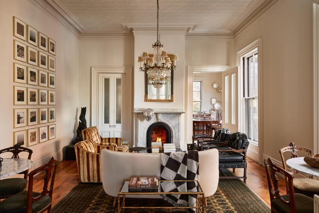 Blind Tiger Portland - Carleton Street Guest House