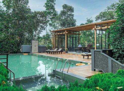 The Mountain Courtyard Thekkady