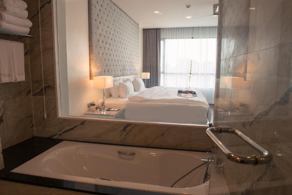 North Hill City Resort