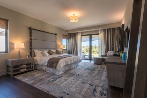 The Loren at Pink Beach