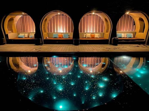 Cross Chiang Mai Riverside