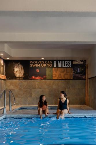 Gray Wolf Inn & Suites