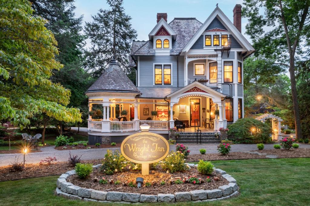 The 1899 Wright Inn & Carriage House