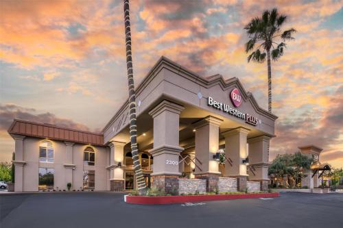 Best Western Plus Hilltop Inn