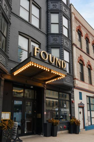 FOUND Hotel Chicago River North