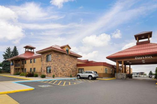 Days Inn & Suites by Wyndham Bozeman
