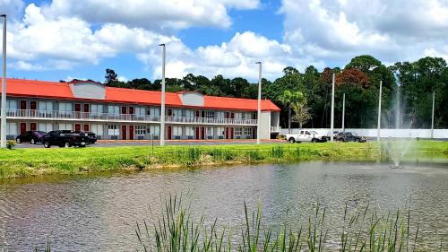 Vero Beach Inn & Suites Vero Beach I-95