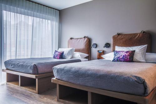 Moxy Chicago Downtown