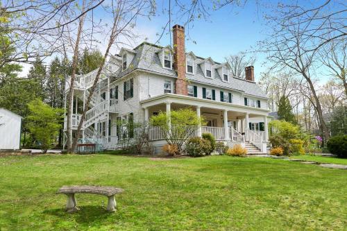 The Dewey by The Lenox Collection