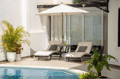 Casa Bonita Hotel & Luxury Residence