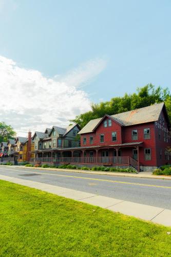 The Porches Inn at Mass MoCA