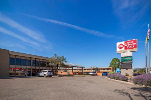 Best Western Plus Raton Hotel