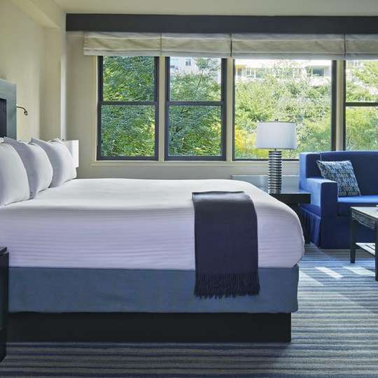 The Gardens Sonesta ES Suites New York