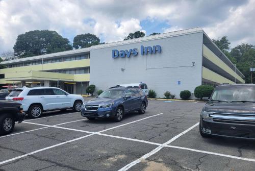 Days Inn by Wyndham Alexandria South