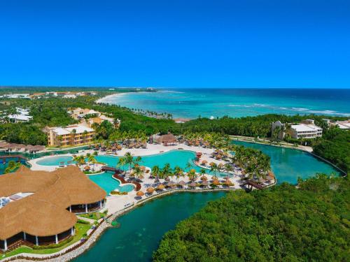 Grand Palladium Select White Sand Resort & Spa - All Inclusive