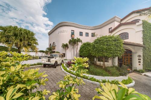 Alta Las Palomas Hotel