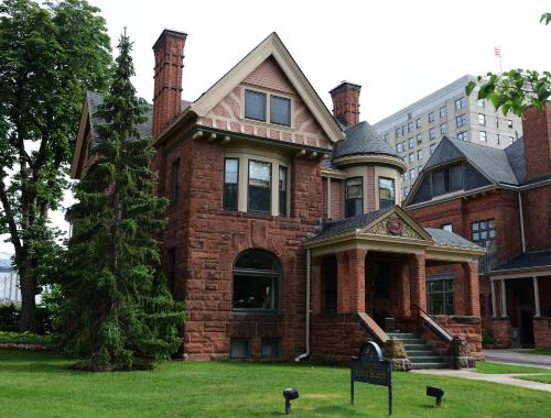 The Inn on Ferry Street