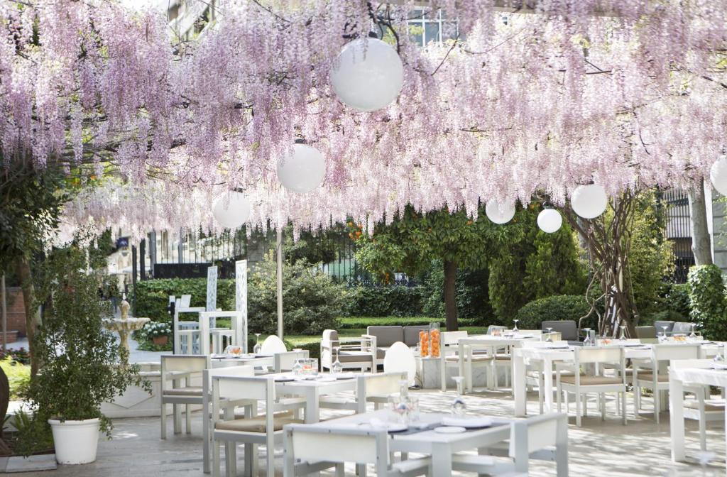 Hospes Palacio de los Patos, a Member of Design Hotels